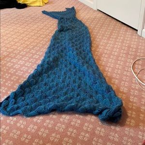 MERMAID TAIL BLANKET